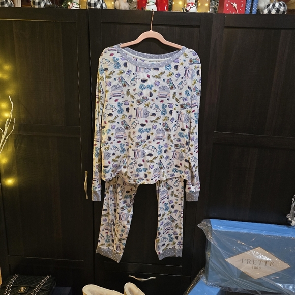 Bloomingdales Jane & Bleecker Colorful Patterned Drawstring  Pajama Set Size: XL - Picture 4 of 12